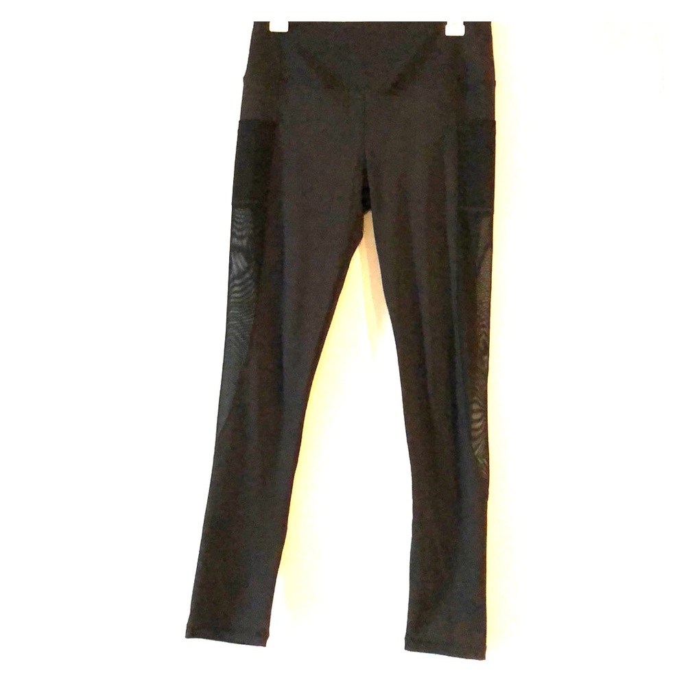 Black yoga pants